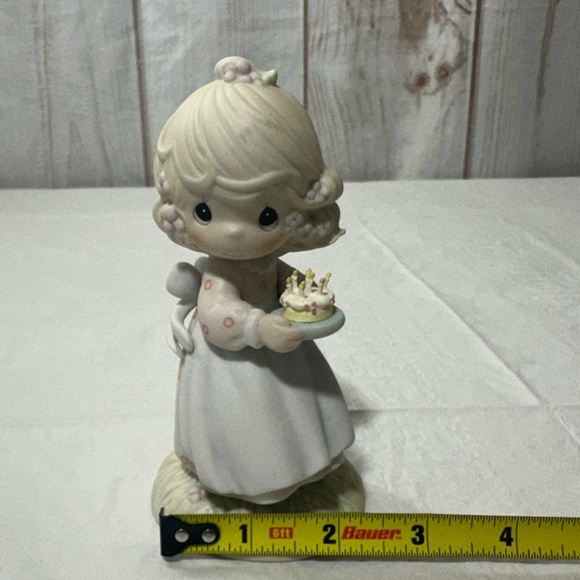 Precious Moments “May Your Birthday Be Blessed”  1990 - Picture 8 of 8